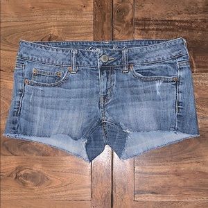 AE low rise stretch live your life jean shorts